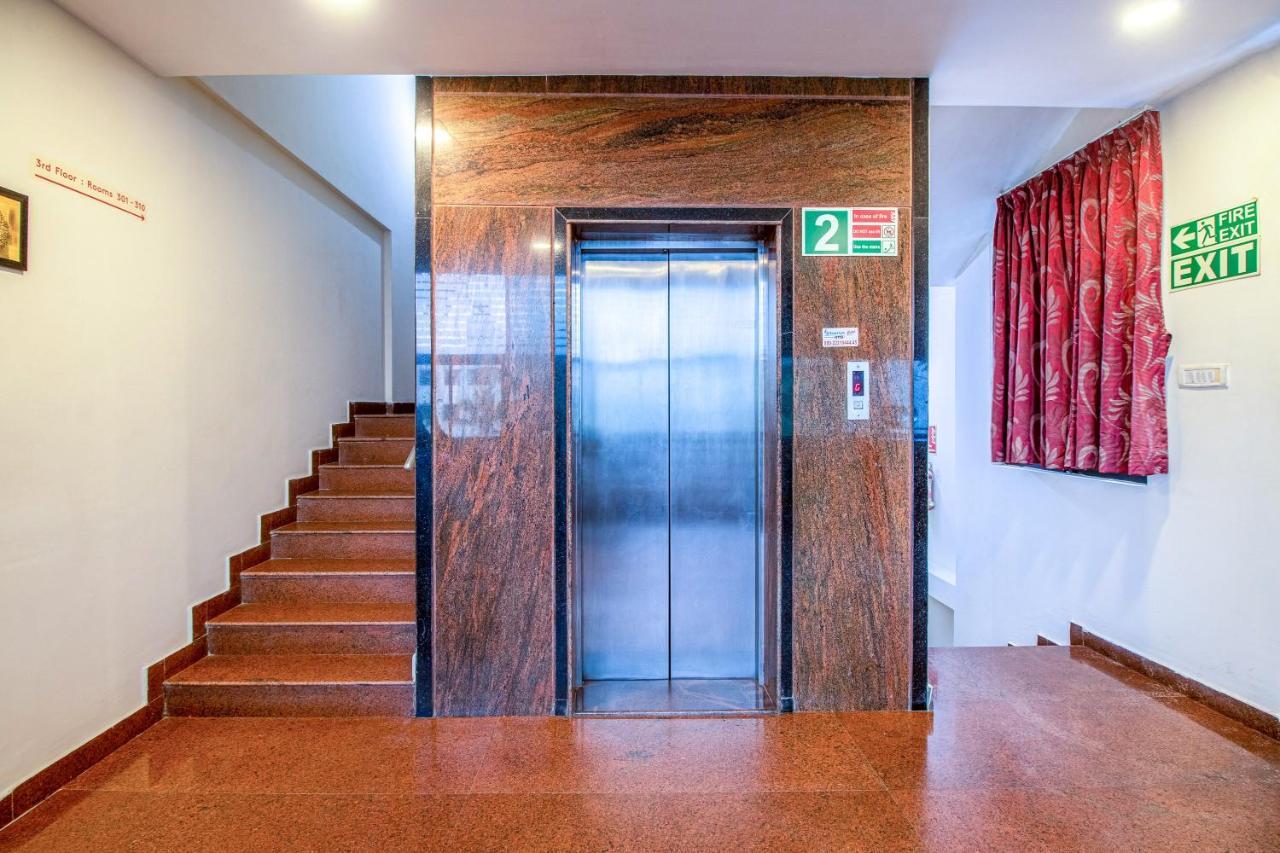 Hotel Royal Classio, Bengaluru Zewnętrze zdjęcie