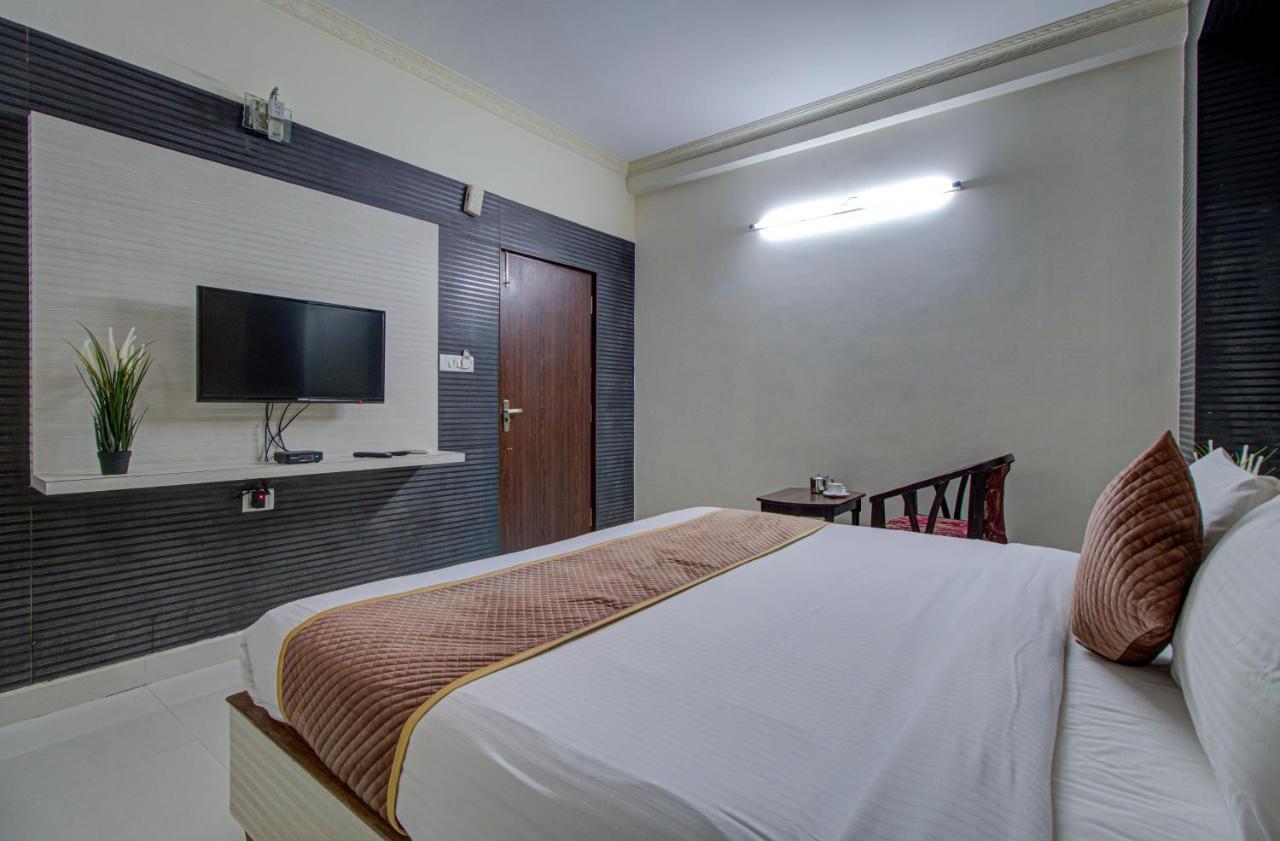 Hotel Royal Classio, Bengaluru Zewnętrze zdjęcie