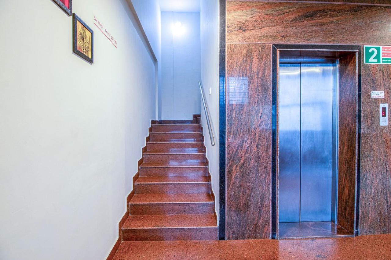 Hotel Royal Classio, Bengaluru Zewnętrze zdjęcie